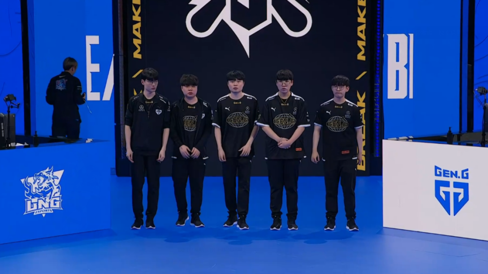 其全球化的 其全球化的