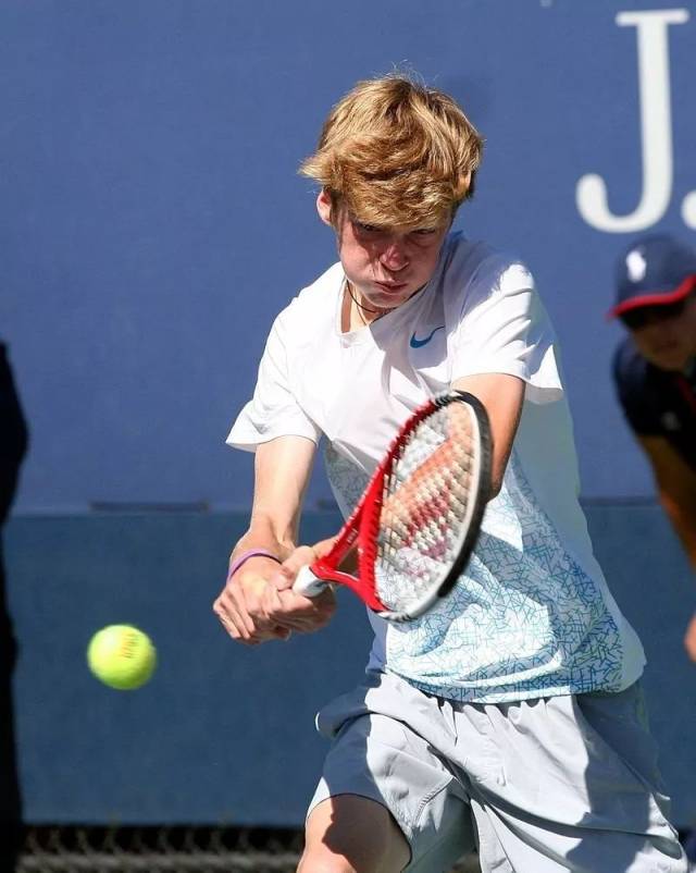 度提出了极 度提出了极