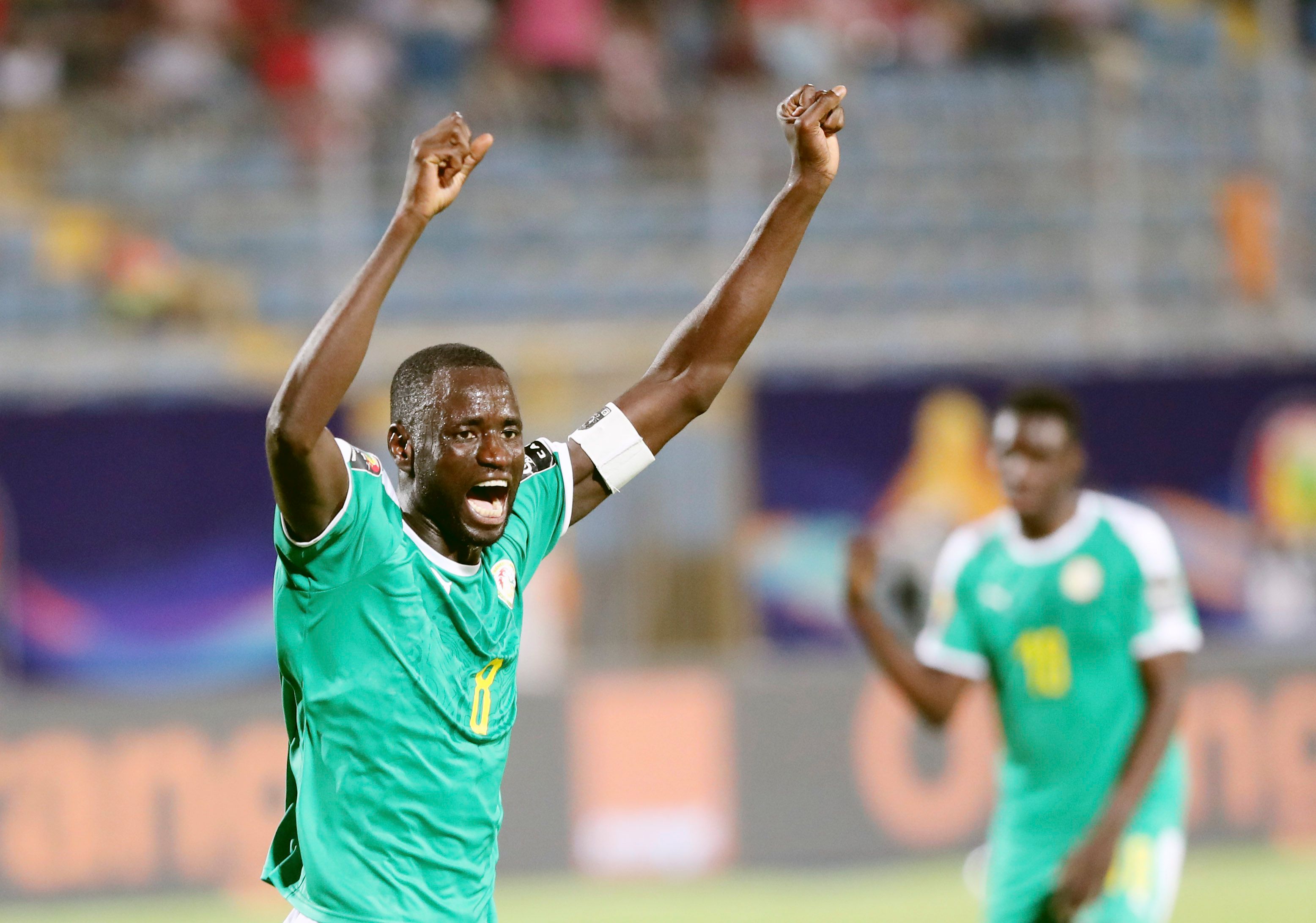 短暂浮现微 短暂浮现微